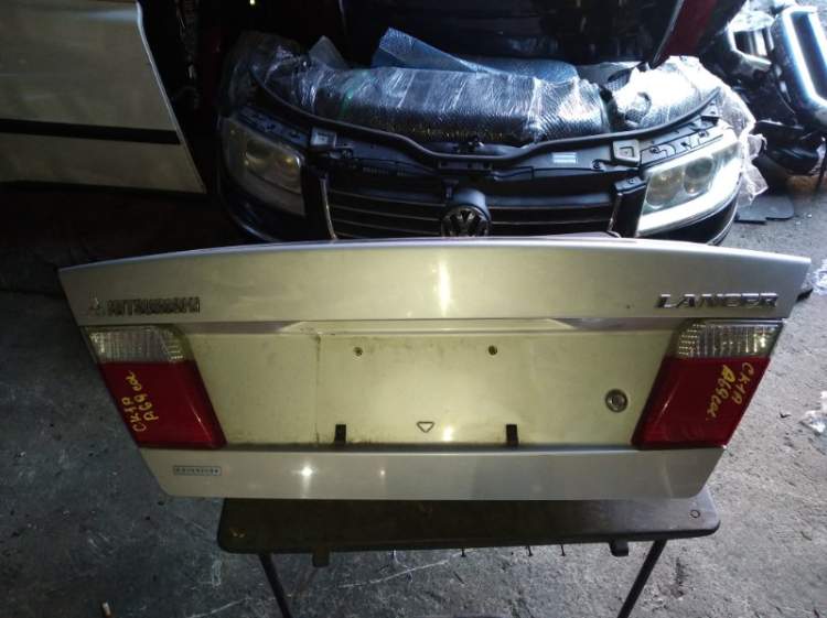 Крышка багажника Mitsubishi Lancer CK1A