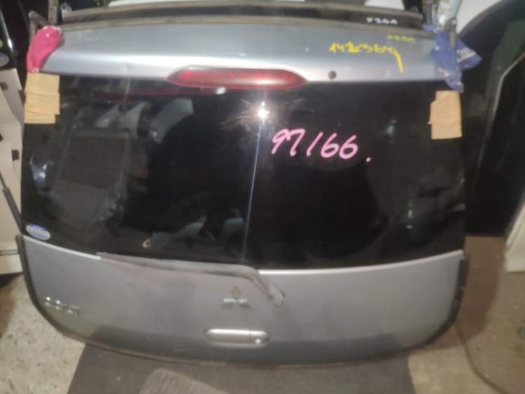 Дверь пятая   MITSUBISHI  COLT Z25A (Мицубиси Кольт) серебро