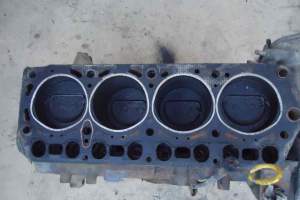 блок двигателя 3Y TOYOTA DYNA YY61 (Тойота Дюна )
