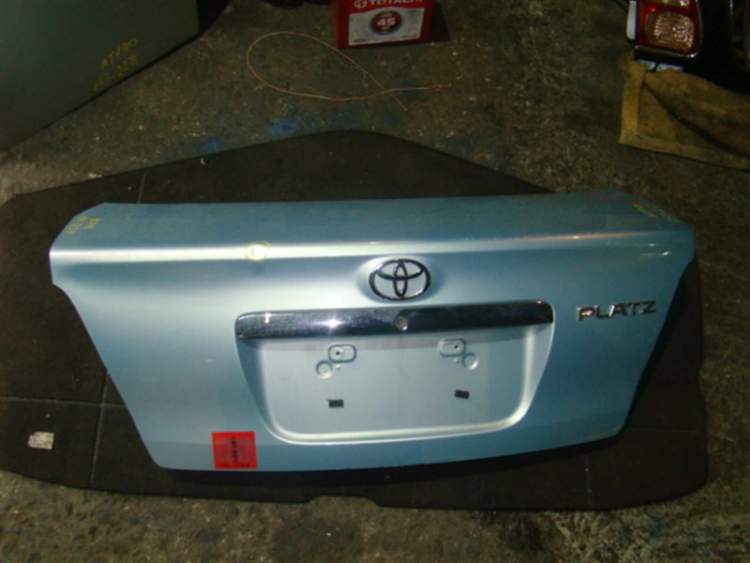Крышка багажника Toyota Platz NCP12 1NZFE
