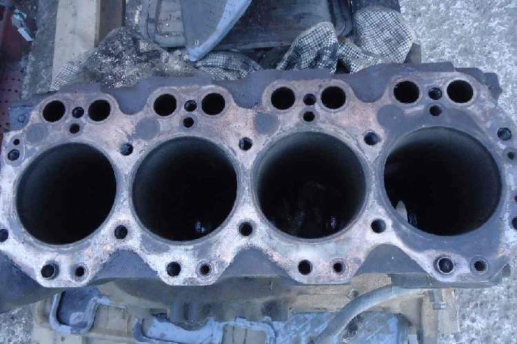 блок двигателя 14B TOYOTA DYNA BU66 (Тойота Дюна )