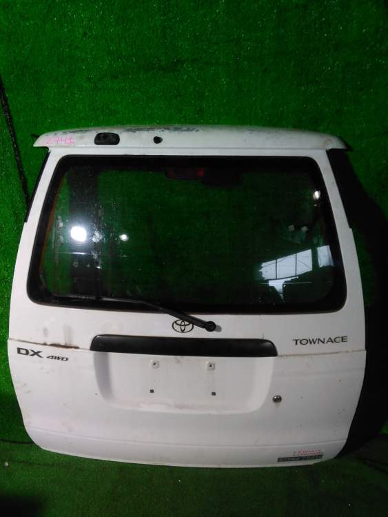дверь пятая на  TOYOTA NOAH CR52;CR40;CR42;CR51;SR40;SR50;CR41;CR50;KR40;KR42;KR41 (Тойота Ноах) БЕЛЫЙ