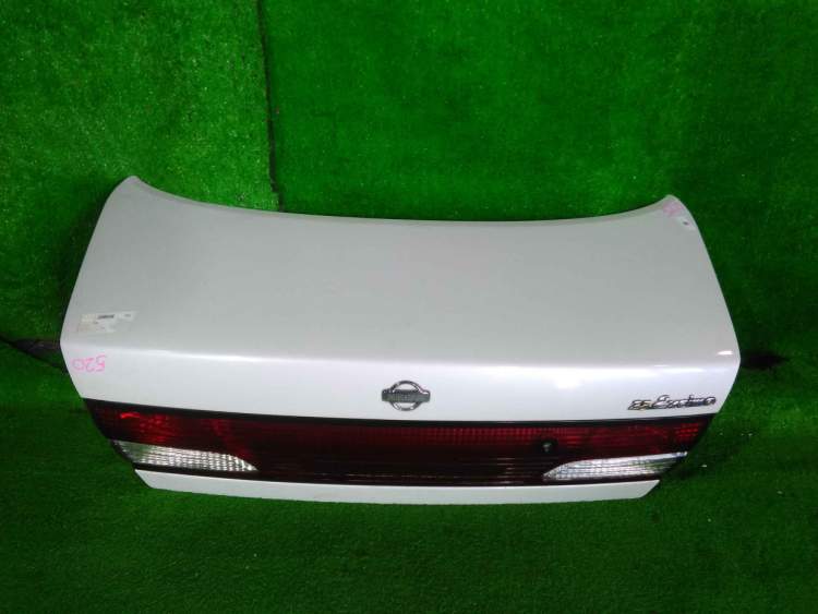 крышка багажника  на  NISSAN  CEFIRO A32 (Ниссан Цефиро) БЕЛАЯ НОЧЬ  