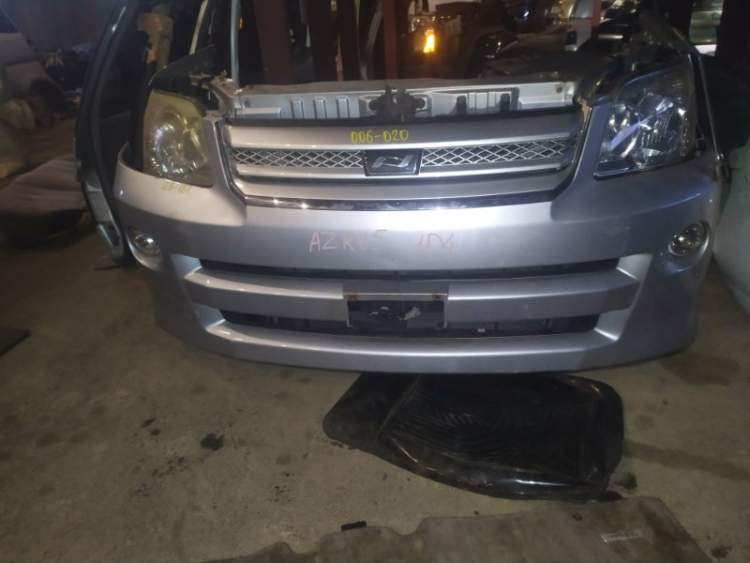 Ноускат TOYOTA NOAH AZR65 (Тойота Ноах) серебро