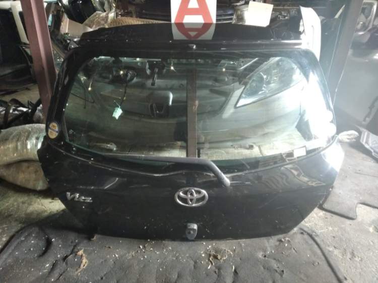 Дверь пятая TOYOTA VITZ KSP90 (Тойота Витц ) черный