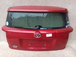 Дверь пятая на TOYOTA IST NCP110 КРАСНЫЙ