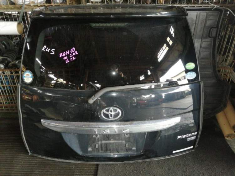 Дверь пятая   TOYOTA ISIS ZGM10  (Тойота Исис) чёрный